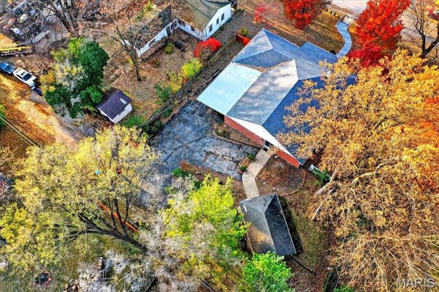 1020 Hawthorn Avenue, St Charles, MO 63301