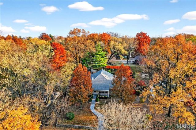 1020 Hawthorn Avenue, St Charles, MO 63301