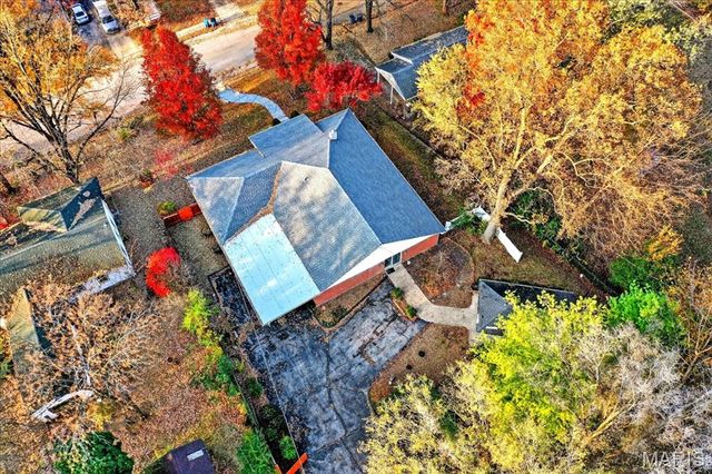 1020 Hawthorn Avenue, St Charles, MO 63301