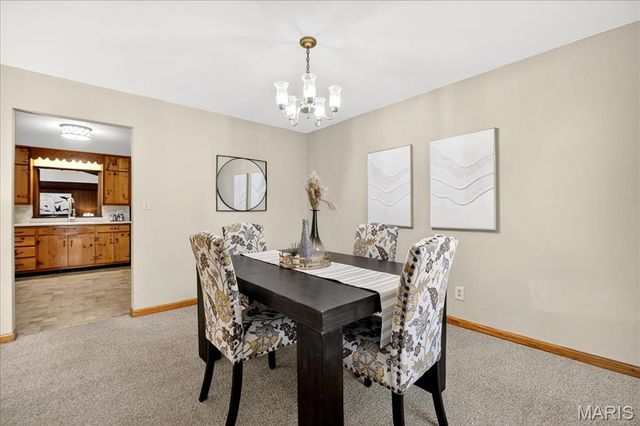 1020 Hawthorn Avenue, St Charles, MO 63301