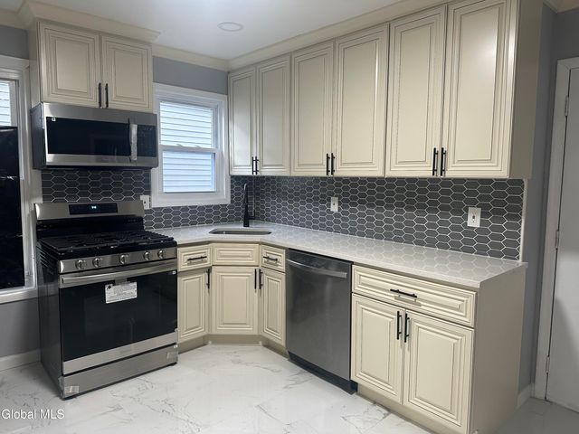 729 Cutler Street, Schenectady, NY 12303