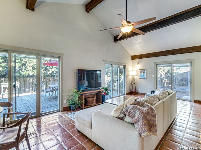 310 Oak Park, Boerne, TX 78006