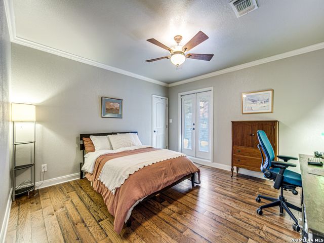 310 Oak Park, Boerne, TX 78006