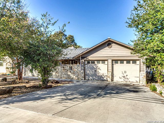 310 Oak Park, Boerne, TX 78006