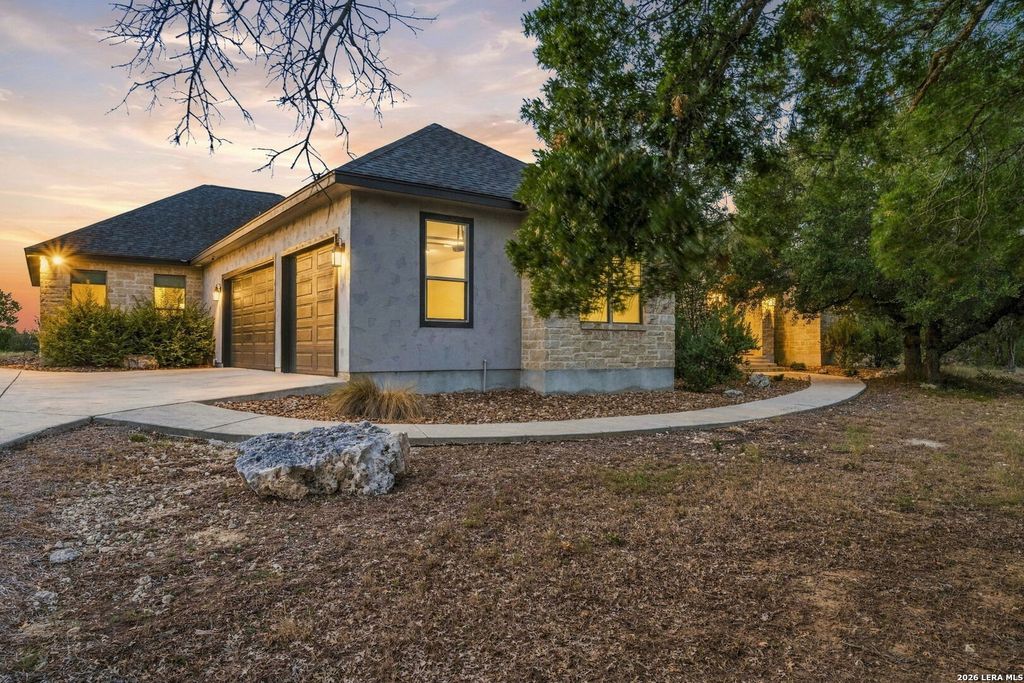 112 ROLLING VIEW DR, Boerne, TX 78006
