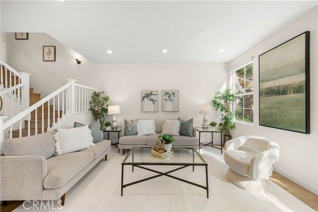 1906 Timberwood, Irvine, CA 92620