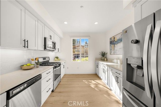 1906 Timberwood, Irvine, CA 92620