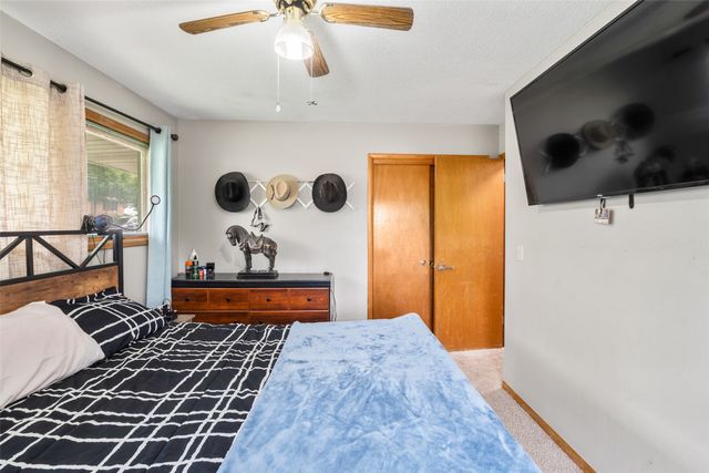 2429 E Tiffin Avenue, Des Moines, IA 50317