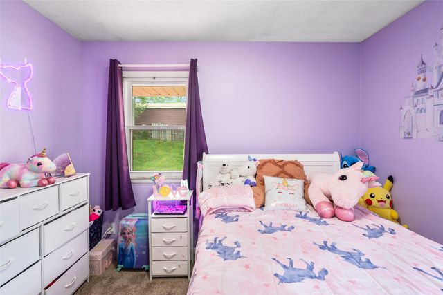 2429 E Tiffin Avenue, Des Moines, IA 50317