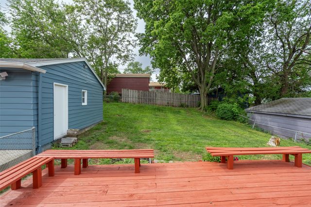 2429 E Tiffin Avenue, Des Moines, IA 50317