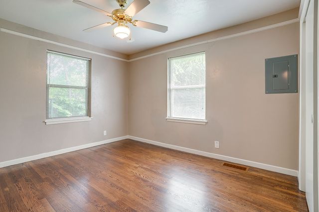 4952 Stadium Drive, Fort Worth, TX 76133