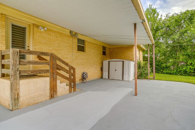 4952 Stadium Drive, Fort Worth, TX 76133