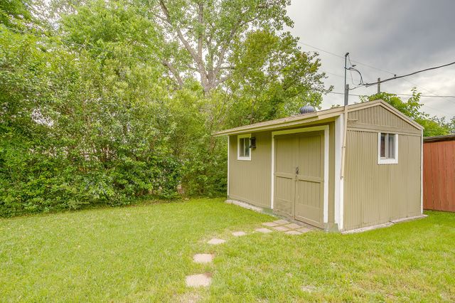 4952 Stadium Drive, Fort Worth, TX 76133