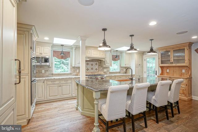 336 E CENTRAL AVE, Moorestown, NJ 08057