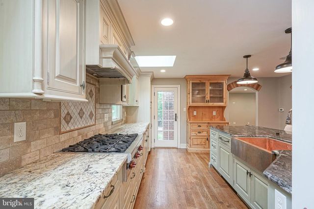 336 E CENTRAL AVE, Moorestown, NJ 08057
