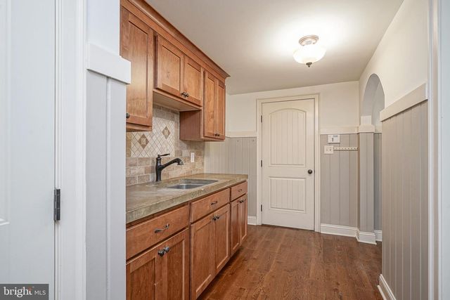 336 E CENTRAL AVE, Moorestown, NJ 08057