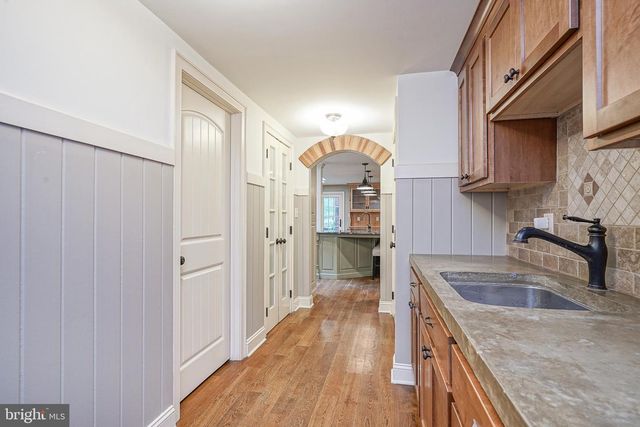336 E CENTRAL AVE, Moorestown, NJ 08057