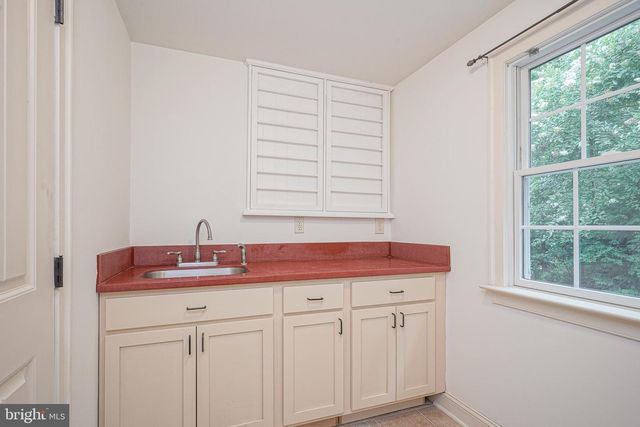 336 E CENTRAL AVE, Moorestown, NJ 08057