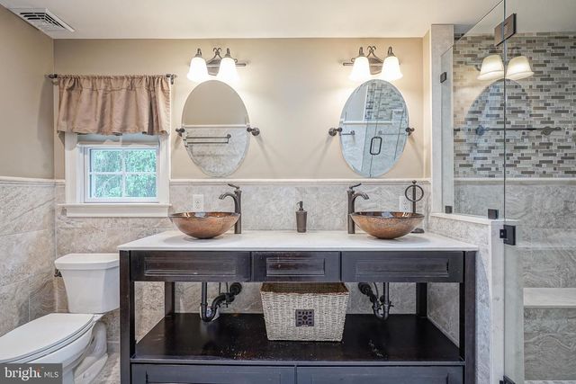 336 E CENTRAL AVE, Moorestown, NJ 08057