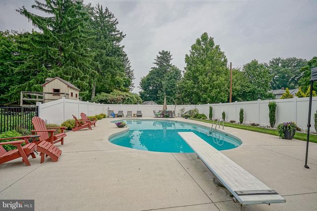 336 E CENTRAL AVE, Moorestown, NJ 08057