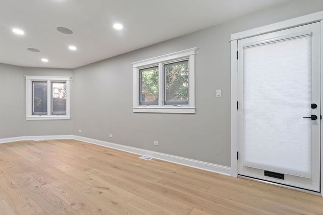 1615 N Vine Street, Chicago, IL 60614