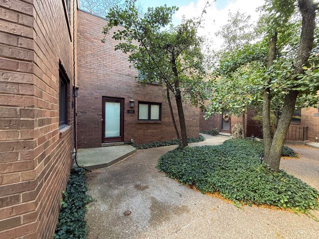 1615 N Vine Street, Chicago, IL 60614