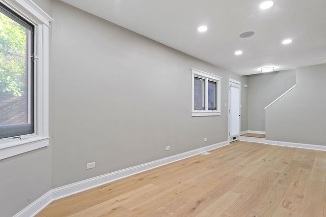 1615 N Vine Street, Chicago, IL 60614