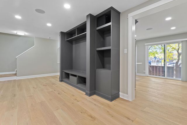 1615 N Vine Street, Chicago, IL 60614