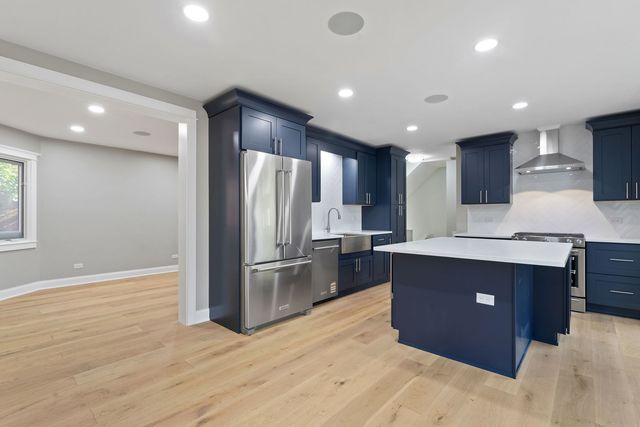 1615 N Vine Street, Chicago, IL 60614