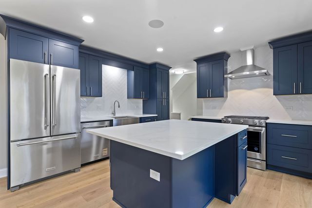 1615 N Vine Street, Chicago, IL 60614