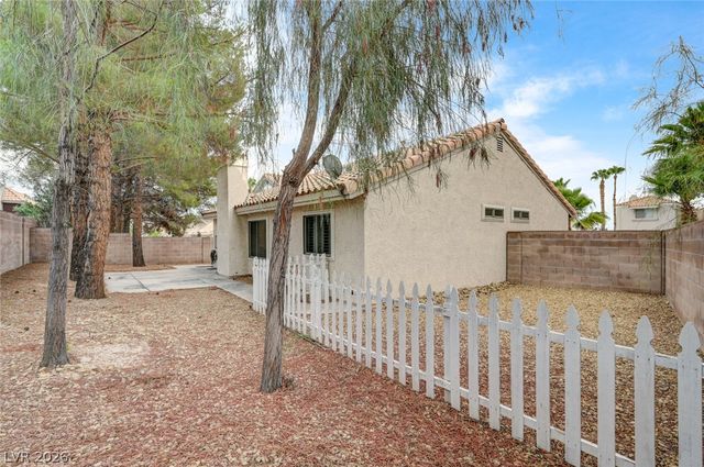 9616 Kinlock Court, Las Vegas, NV 89117