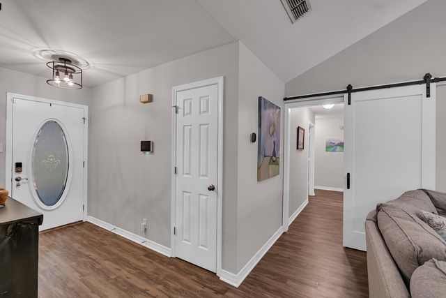 102 Remington Trl., Longview, TX 75604