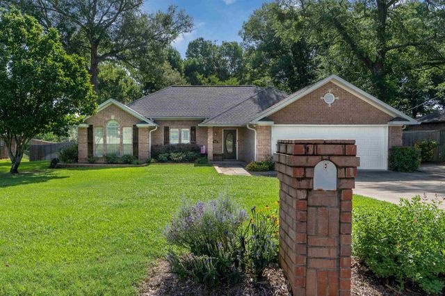 102 Remington Trl., Longview, TX 75604