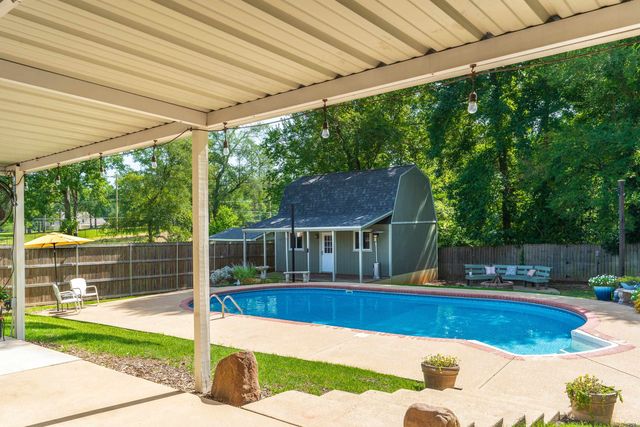 102 Remington Trl., Longview, TX 75604