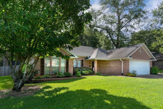 102 Remington Trl., Longview, TX 75604