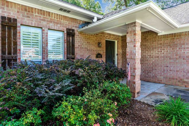 102 Remington Trl., Longview, TX 75604