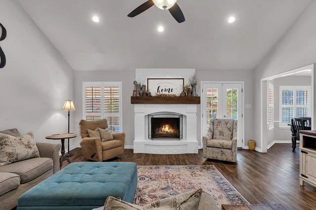 102 Remington Trl., Longview, TX 75604
