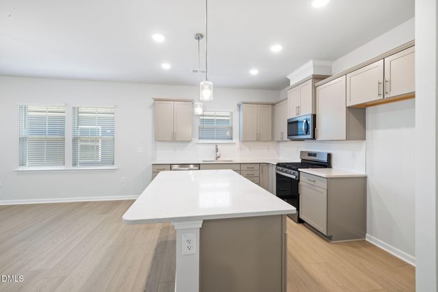 677 Fosterton Cottage Way, Raleigh, NC 27603