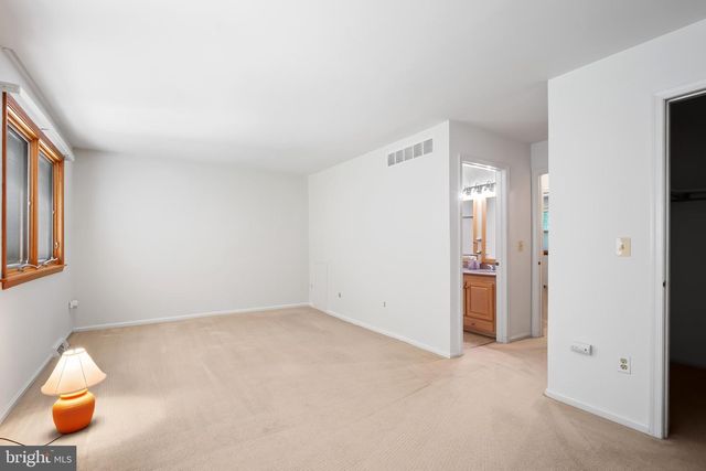6 WHITEMARSH CT, Dover, DE 19904