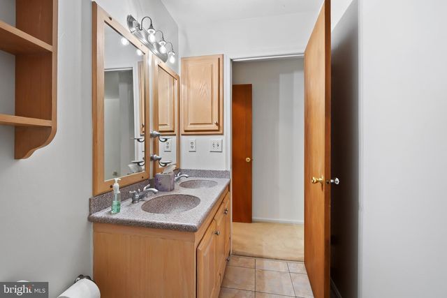 6 WHITEMARSH CT, Dover, DE 19904