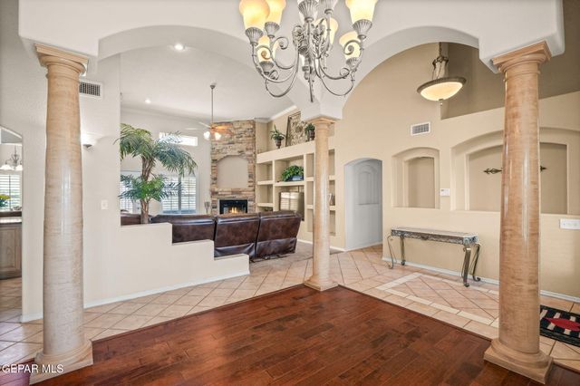 1212 FRANKLIN NOOK Way, El Paso, TX 79912