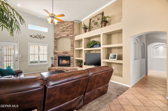 1212 FRANKLIN NOOK Way, El Paso, TX 79912