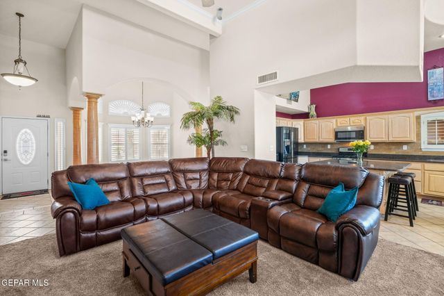 1212 FRANKLIN NOOK Way, El Paso, TX 79912