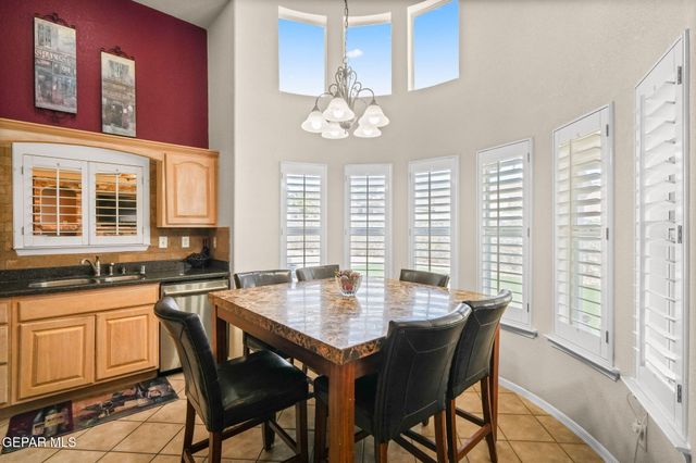 1212 FRANKLIN NOOK Way, El Paso, TX 79912