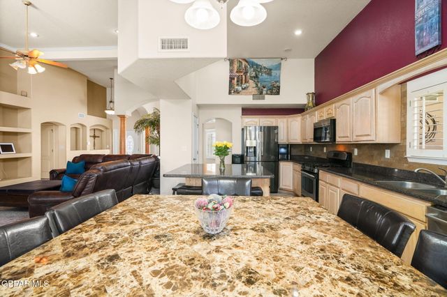 1212 FRANKLIN NOOK Way, El Paso, TX 79912