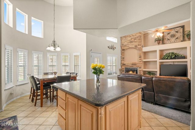 1212 FRANKLIN NOOK Way, El Paso, TX 79912