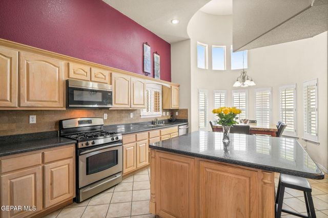 1212 FRANKLIN NOOK Way, El Paso, TX 79912