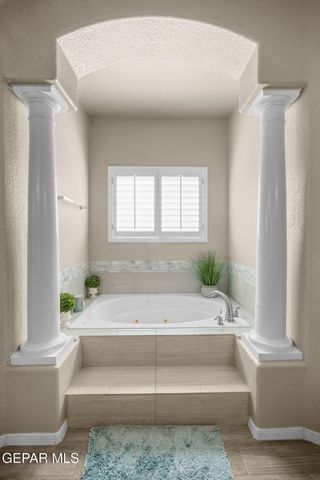 1212 FRANKLIN NOOK Way, El Paso, TX 79912