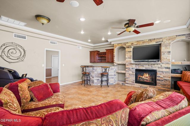 1212 FRANKLIN NOOK Way, El Paso, TX 79912