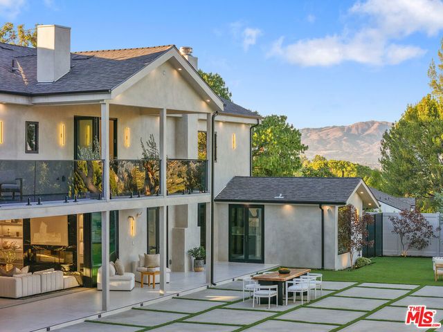 5036 Shirley Avenue, Tarzana, CA 91356